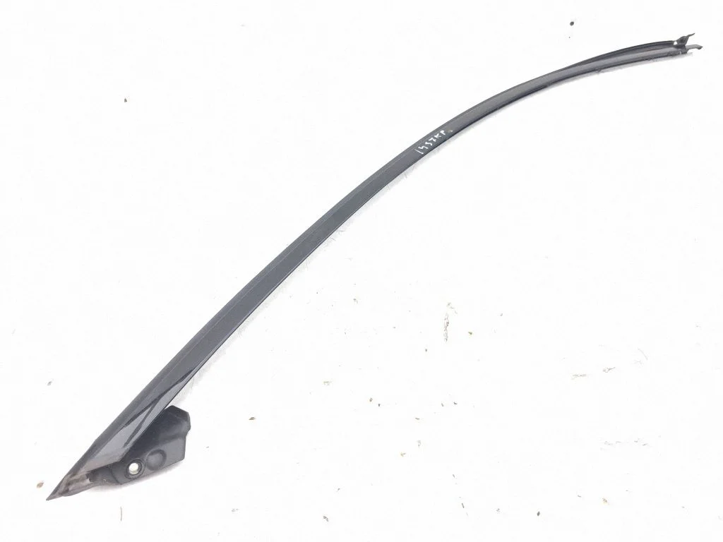 Esiukse klaasi liist J9C320897AA