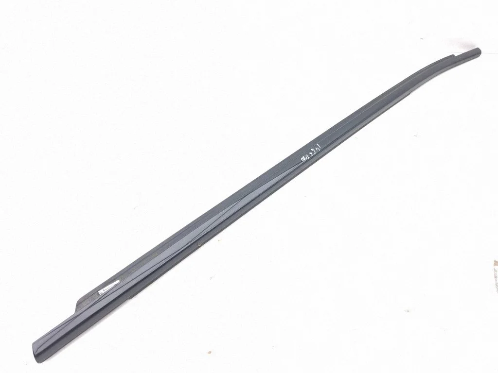 Esiukse klaasi liist 8496303