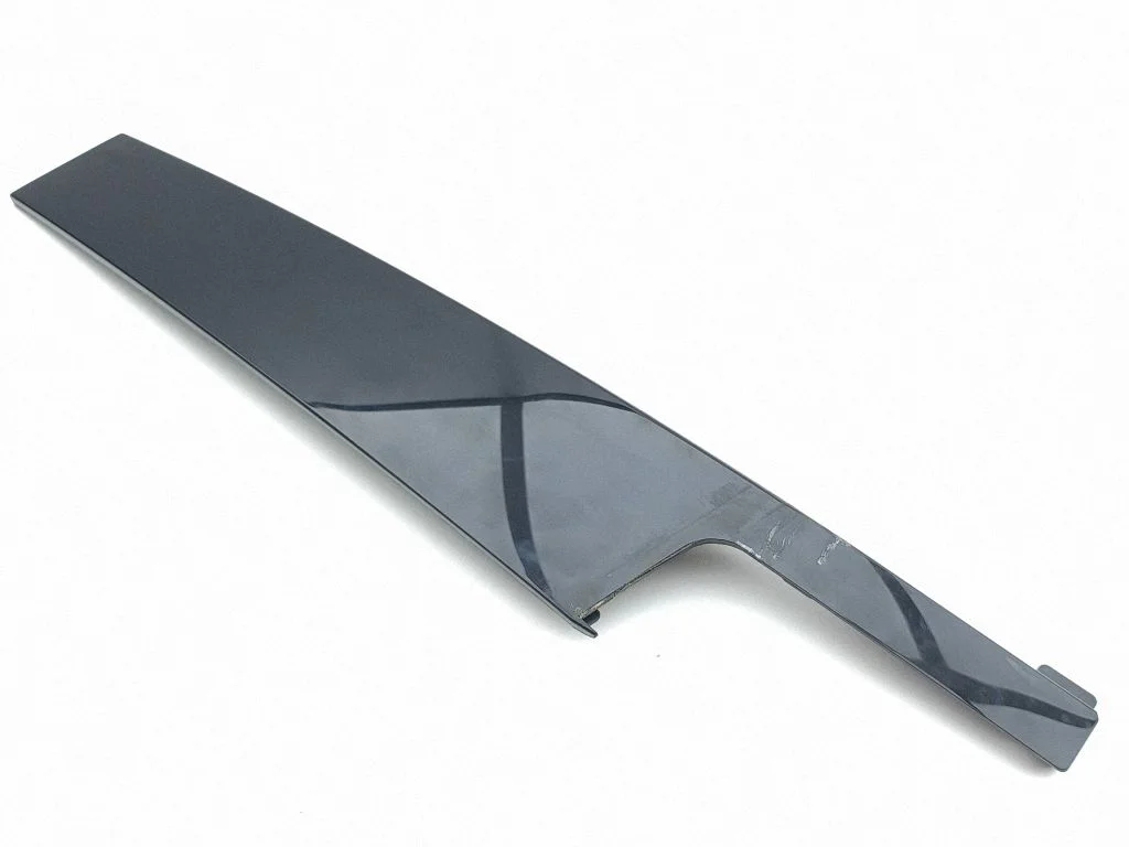 Esiukse klaasi liist 8Y0837902
