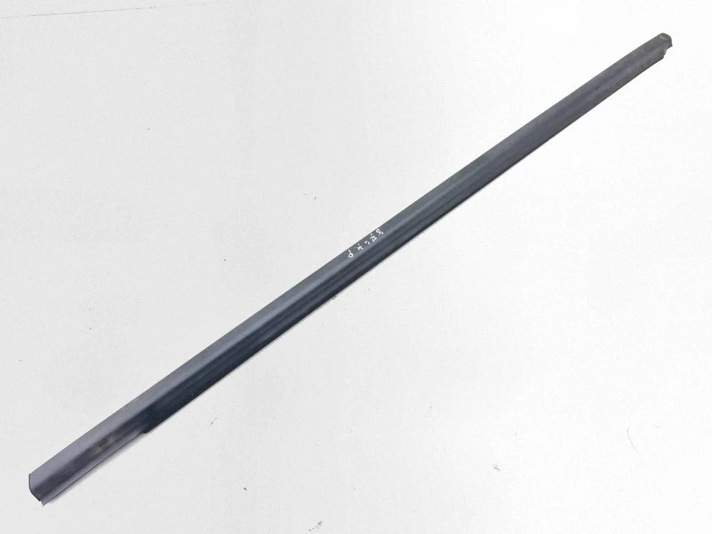 Front door glass trim molding – left