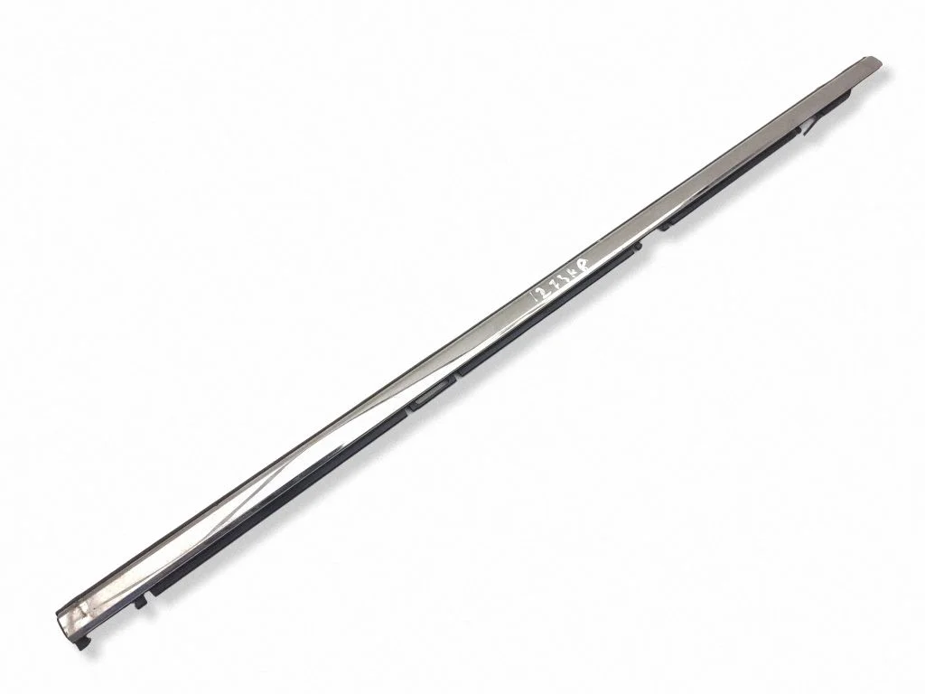 Front door glass trim molding 9830618880