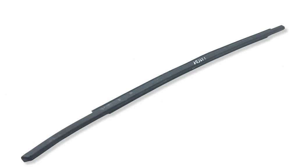 Front door glass trim molding – right