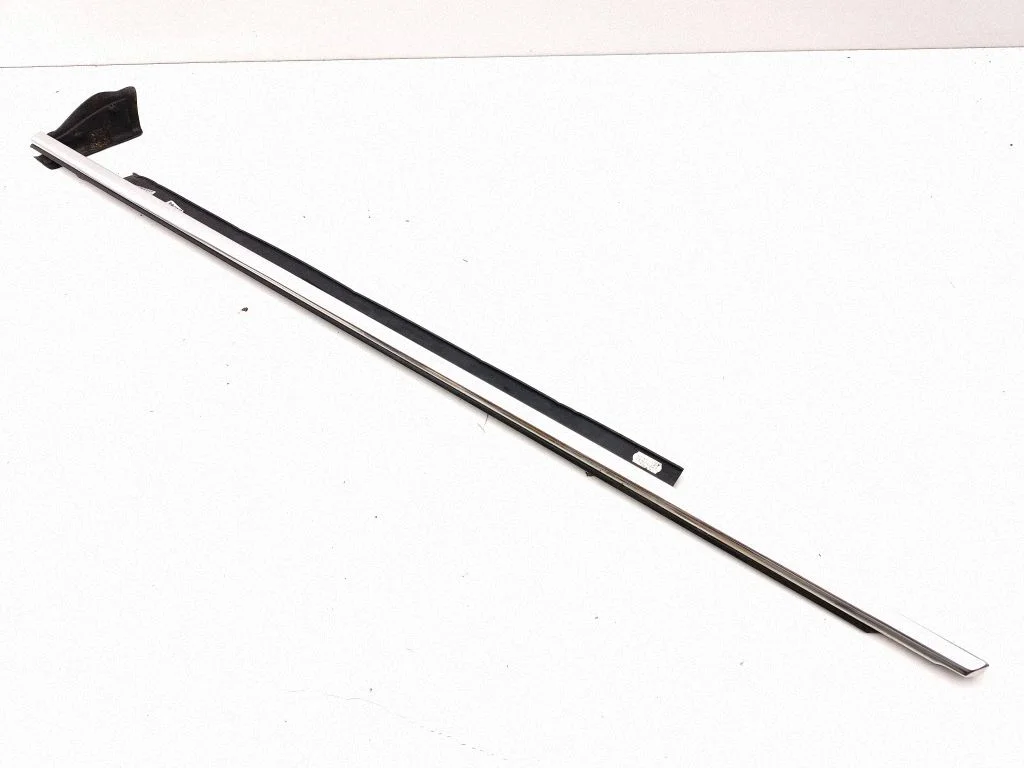 Front door glass trim molding – left