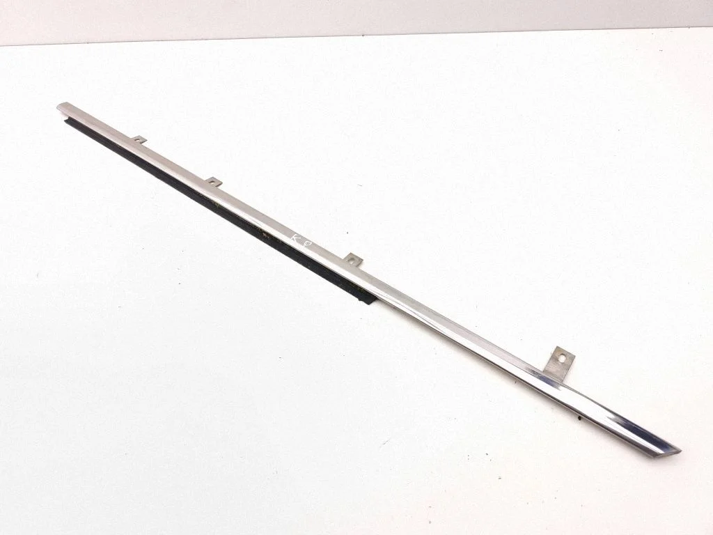 Listwa szyby drzwi przednich – Rolls-Royce Silver Spur (1980-1998), lewa