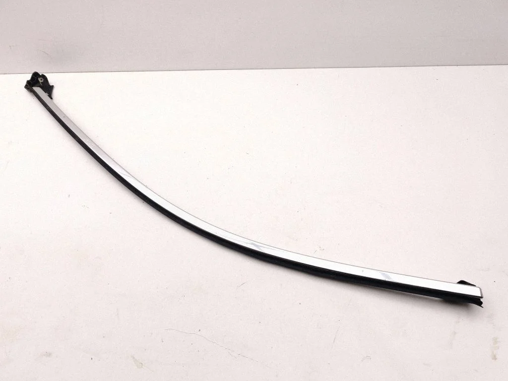 Front door glass trim molding – right