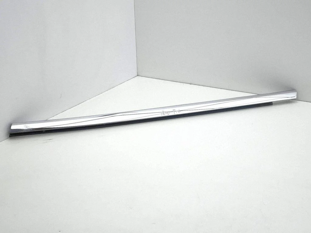 Front door glass trim molding – left