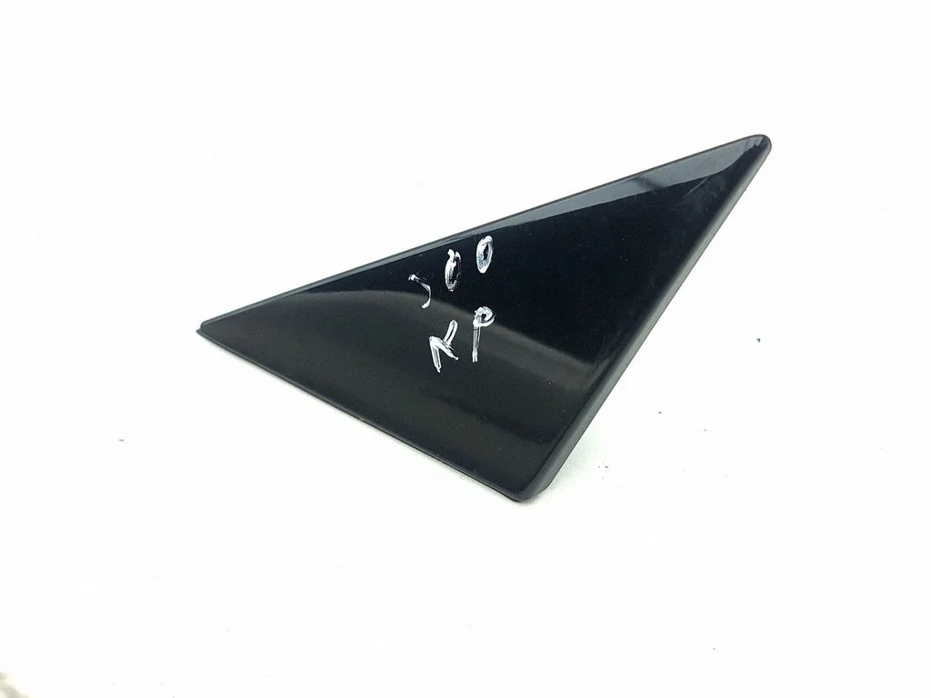 Front door glass trim molding – Lexus IS 220D-250-350 (2006-2013)