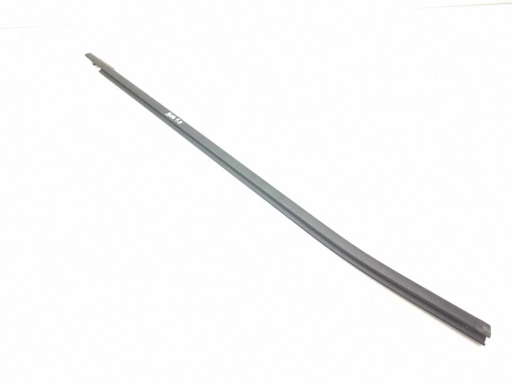 Front door glass trim molding – right