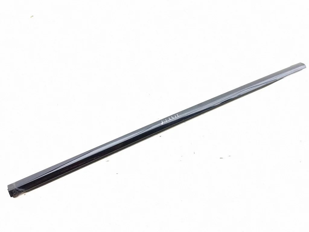 Front door glass trim molding – right