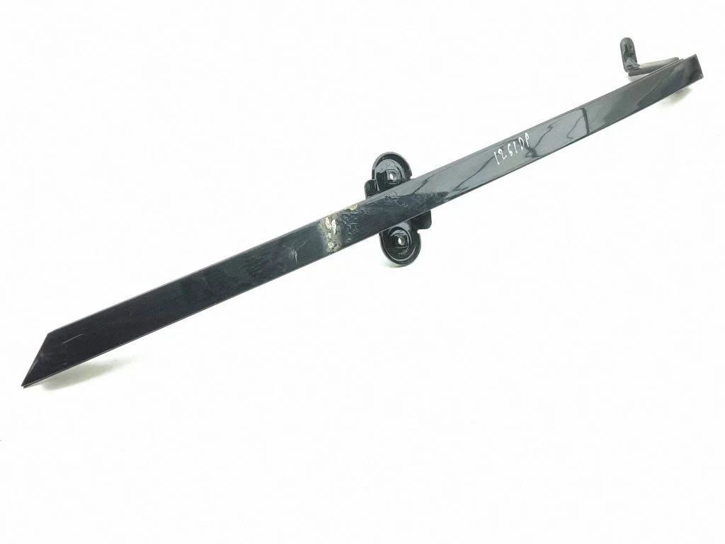 Front door glass trim molding – right