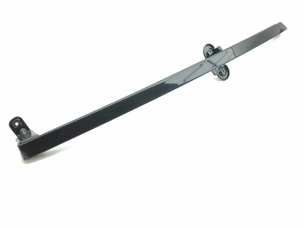 Front door glass trim molding – left