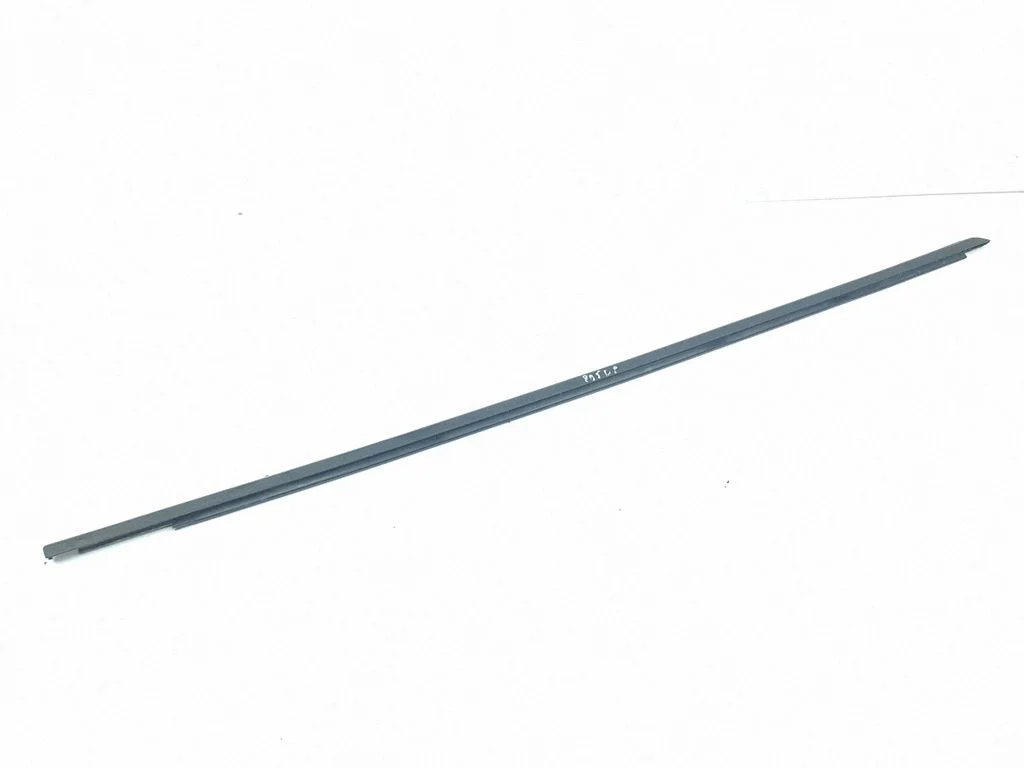 Front door glass trim molding – right