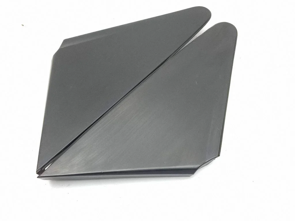 Front door glass trim molding 601170F010
