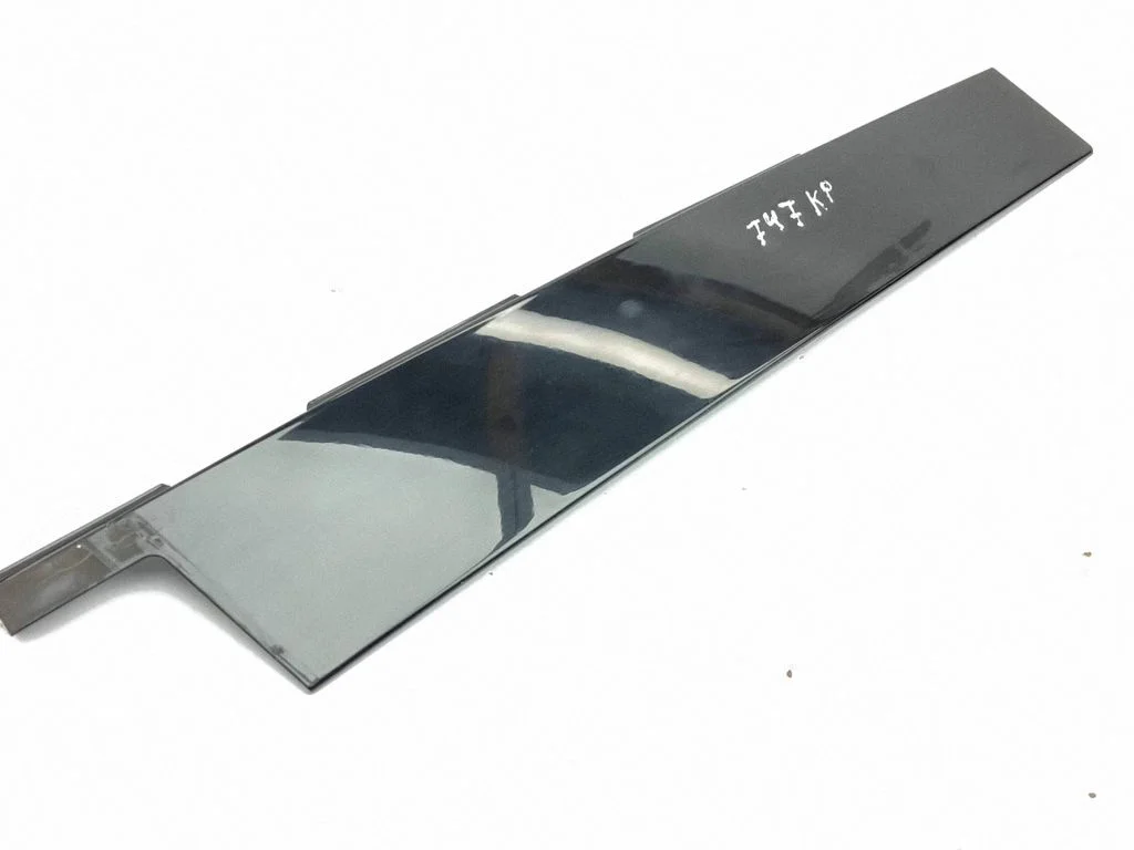 Front door glass trim molding – Porsche Cayenne (92A) (2010-2017)