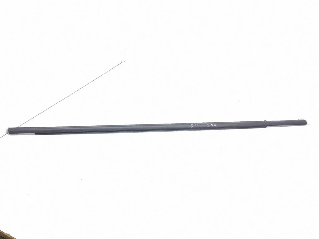 Front door glass trim molding – right