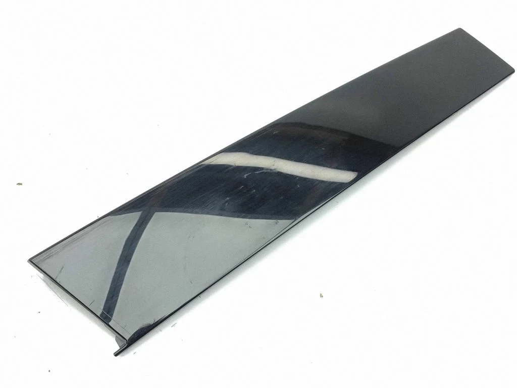 Front door glass trim molding 9830836480