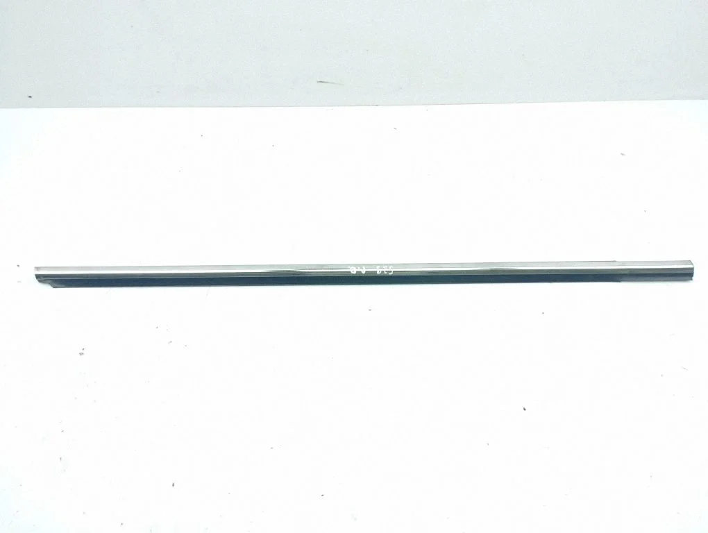 Front door glass trim molding – right