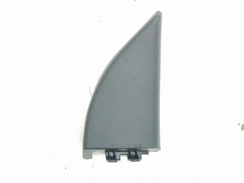 Front door glass trim molding A2477205802
