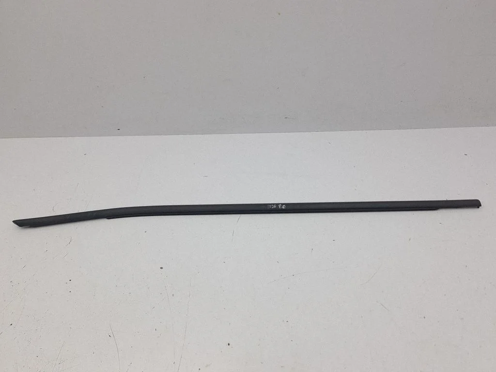 Front door glass trim molding – Skoda Octavia Mk4 (2019-)