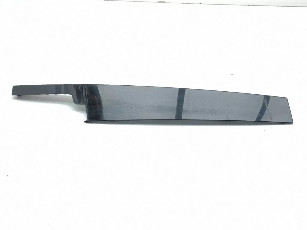 Front door glass trim molding 6F0837901F