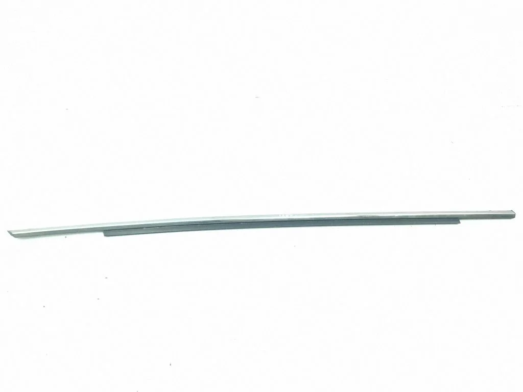 Front door glass trim molding – Mazda 6 (2008-2013)