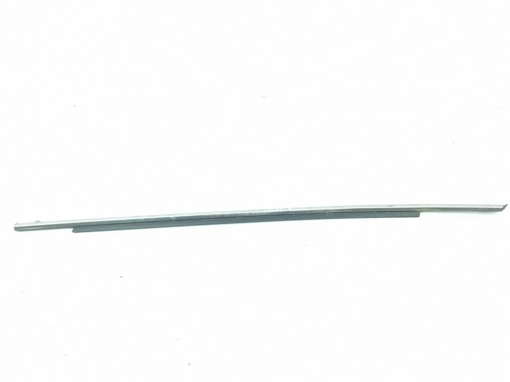 Front door glass trim molding – Mazda 6 (2008-2013)