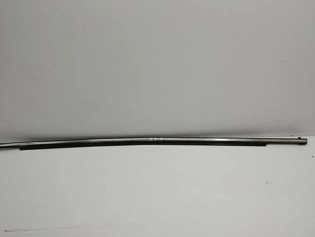 Front door glass trim molding – left