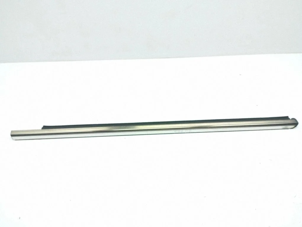 Front door glass trim molding – right