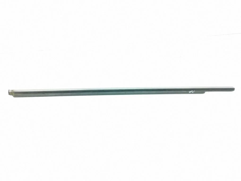 Front door glass trim molding – right