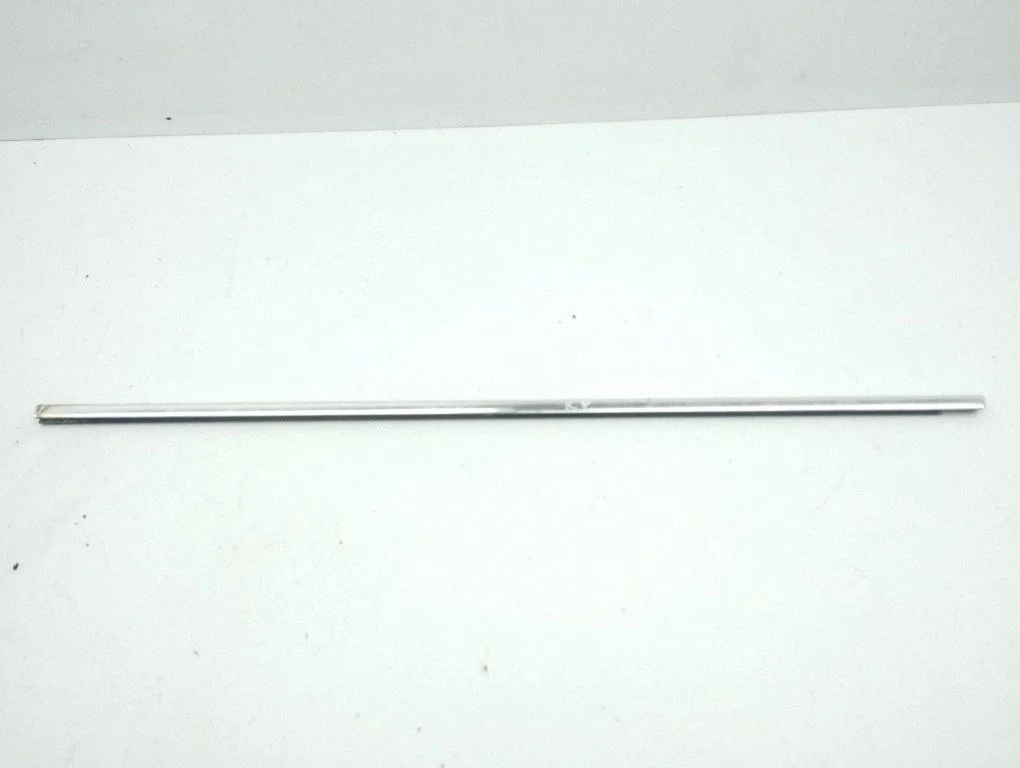 Front door glass trim molding – left