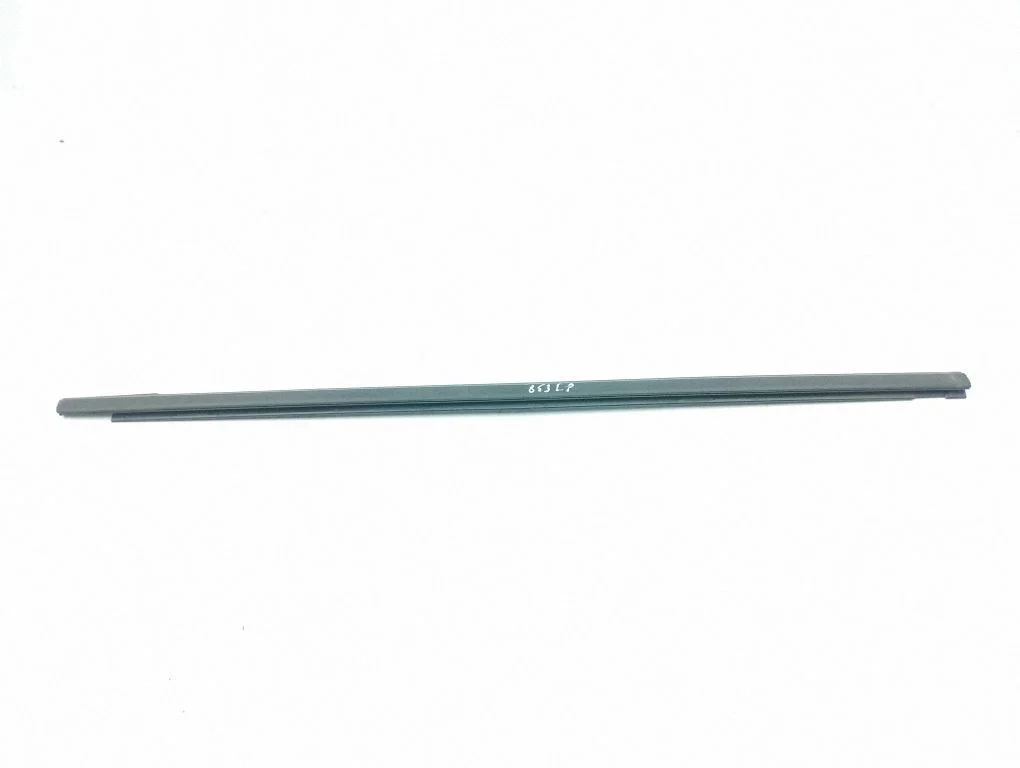 Front door glass trim molding – right