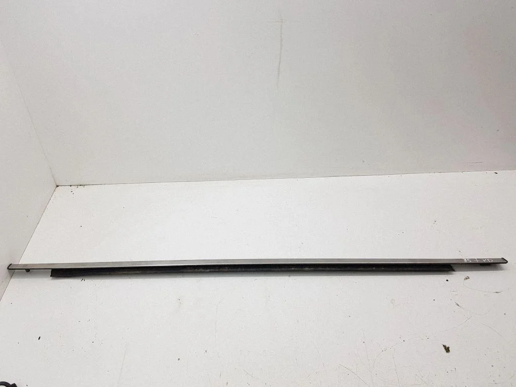 Front door glass trim molding – right