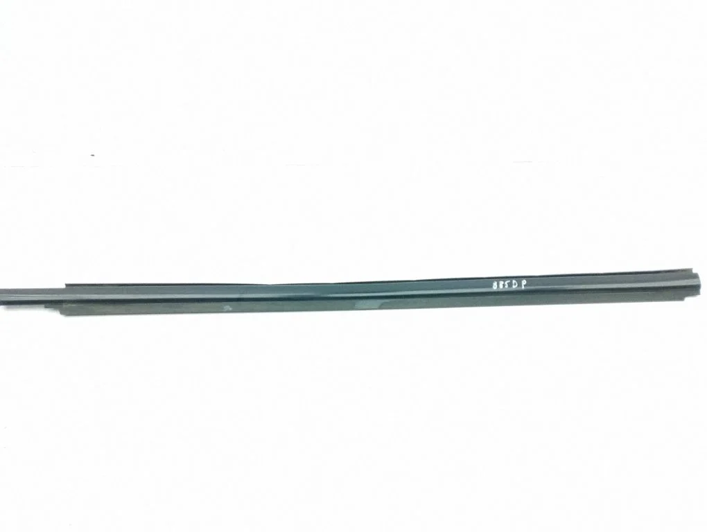 Front door glass trim molding – right