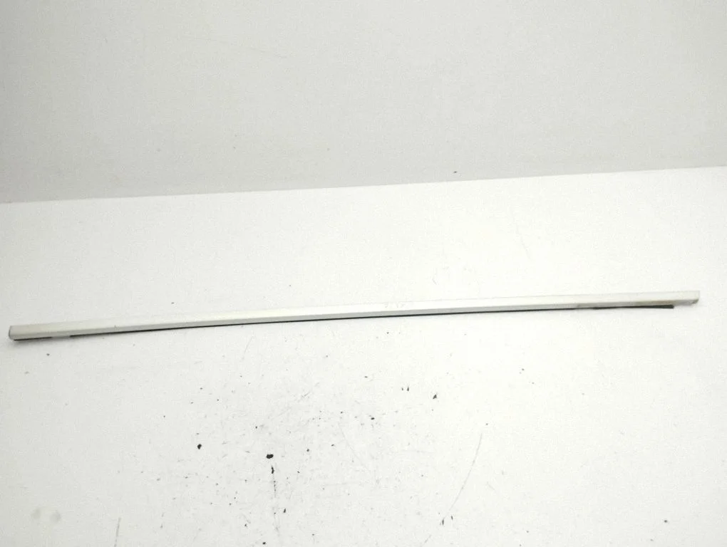 Front door glass trim molding – left