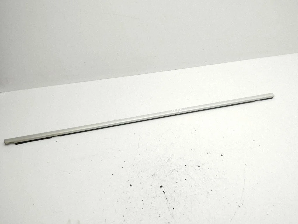 Front door glass trim molding – right