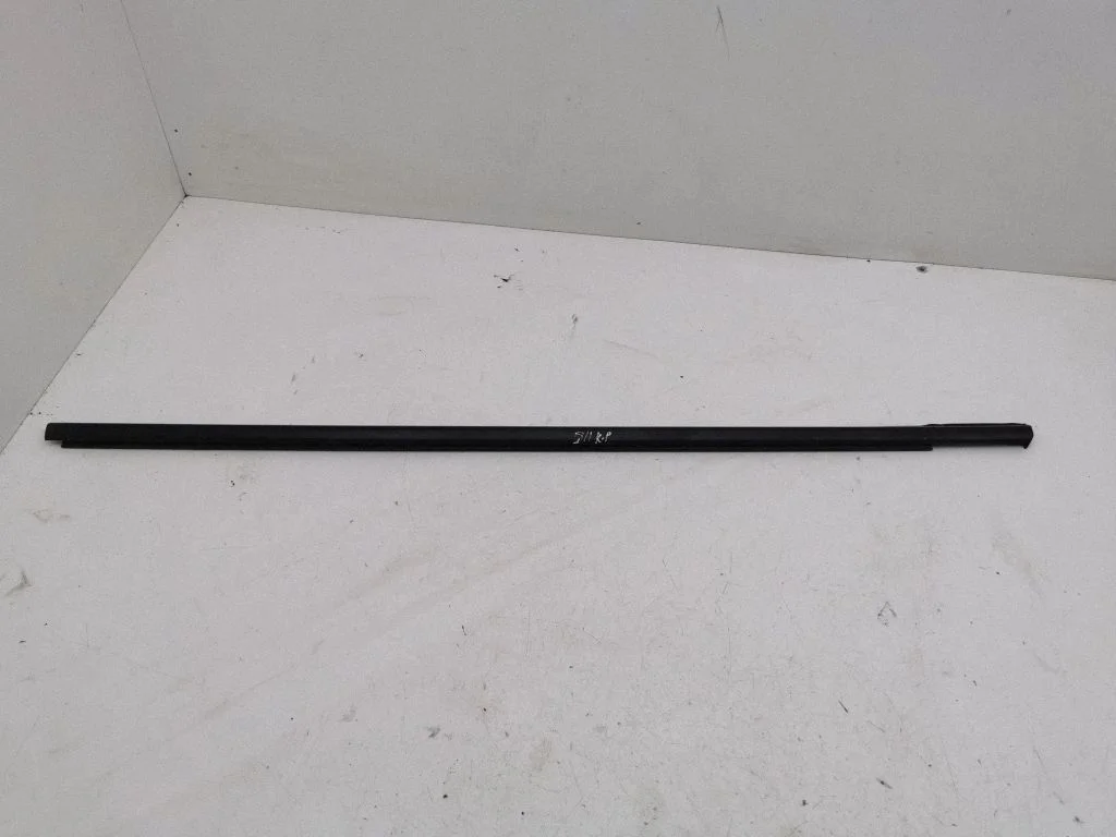 Front door glass trim molding – left