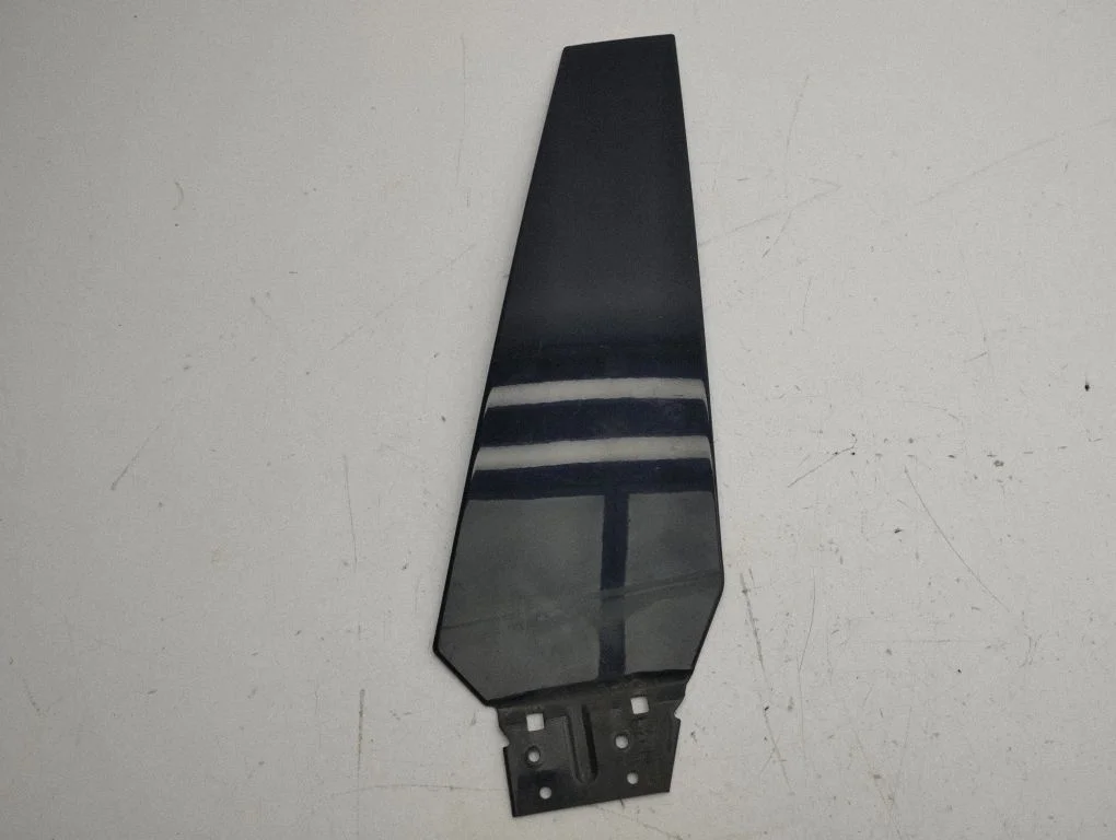 Front door glass trim molding 4G8853289