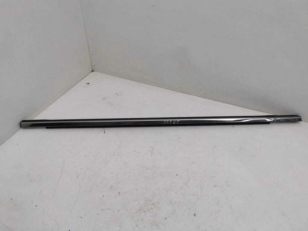 Front door glass trim molding – right