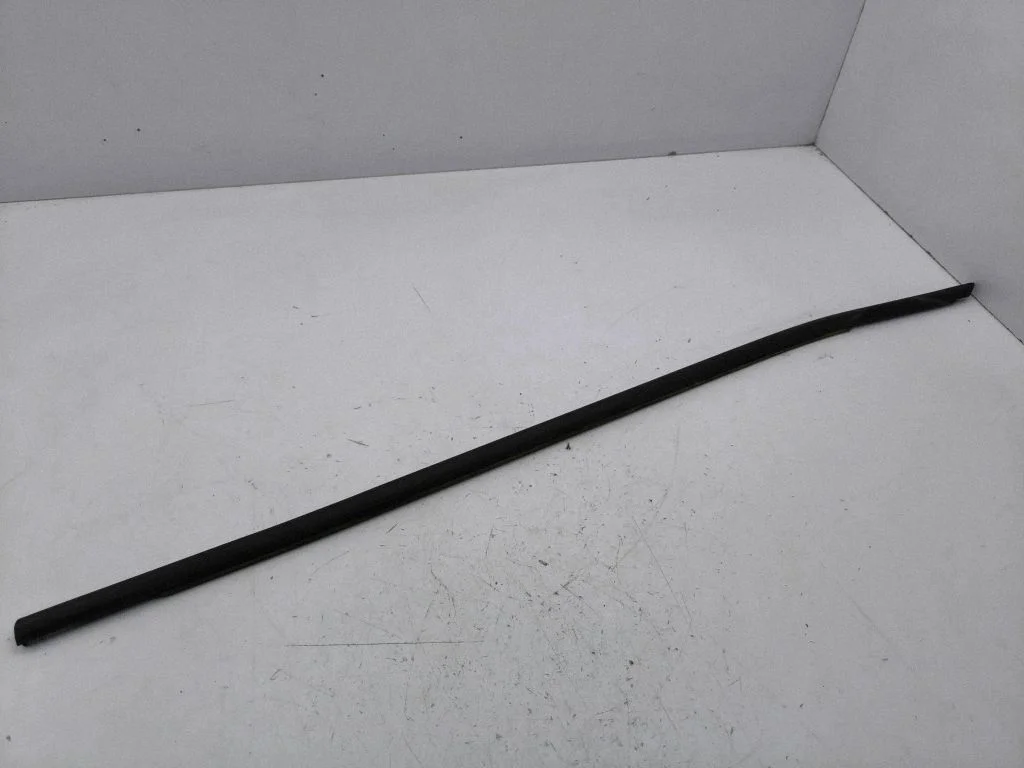 Front door glass trim molding – Skoda Octavia Mk4 (2019-)