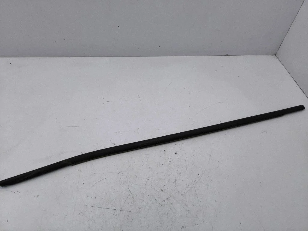 Front door glass trim molding – Skoda Octavia Mk4 (2019-)
