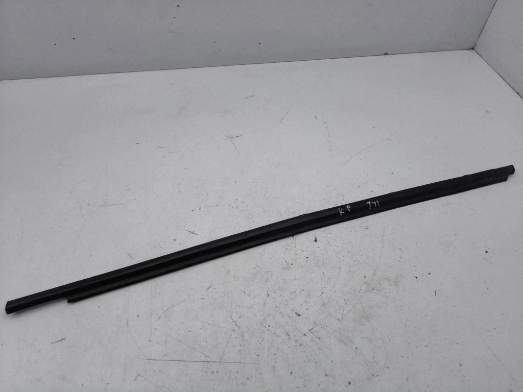 Front door glass trim molding – left