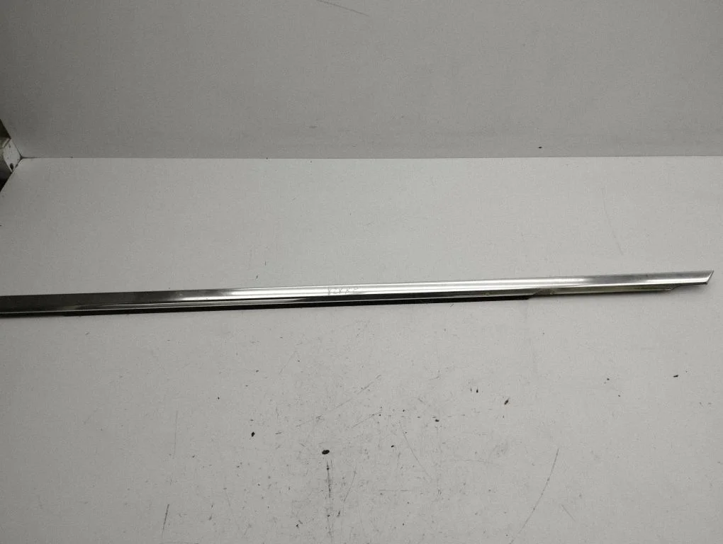 Front door glass trim molding – left