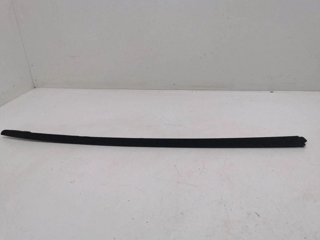 Front door glass trim molding – left