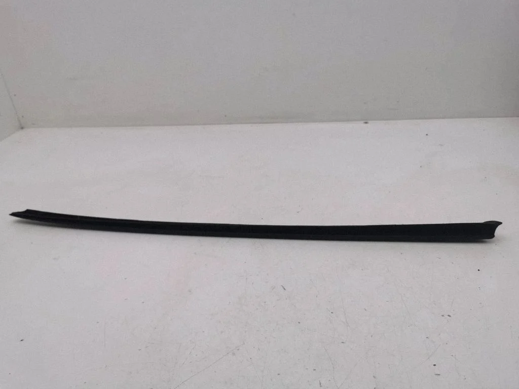 Front door glass trim molding – right