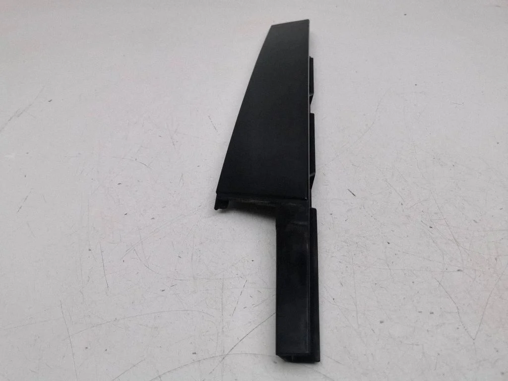 Listwa szyby drzwi przednich 2GA837902C