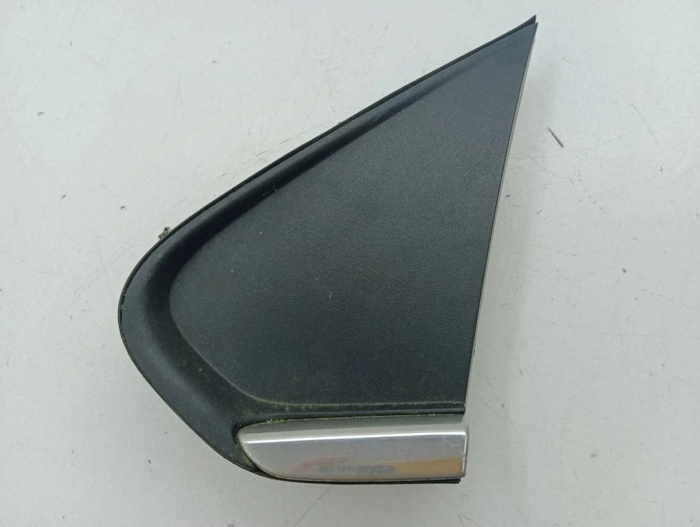 Front door glass trim molding 95326909