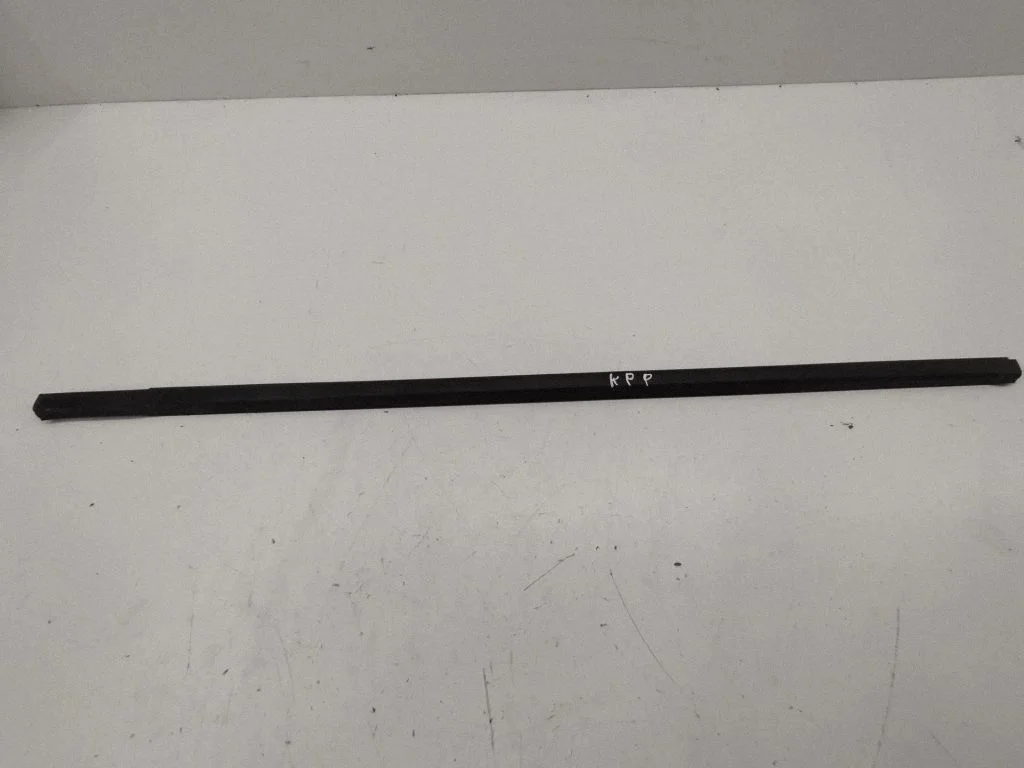 Front door glass trim molding – left