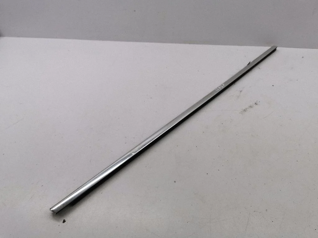 Front door glass trim molding 13347219