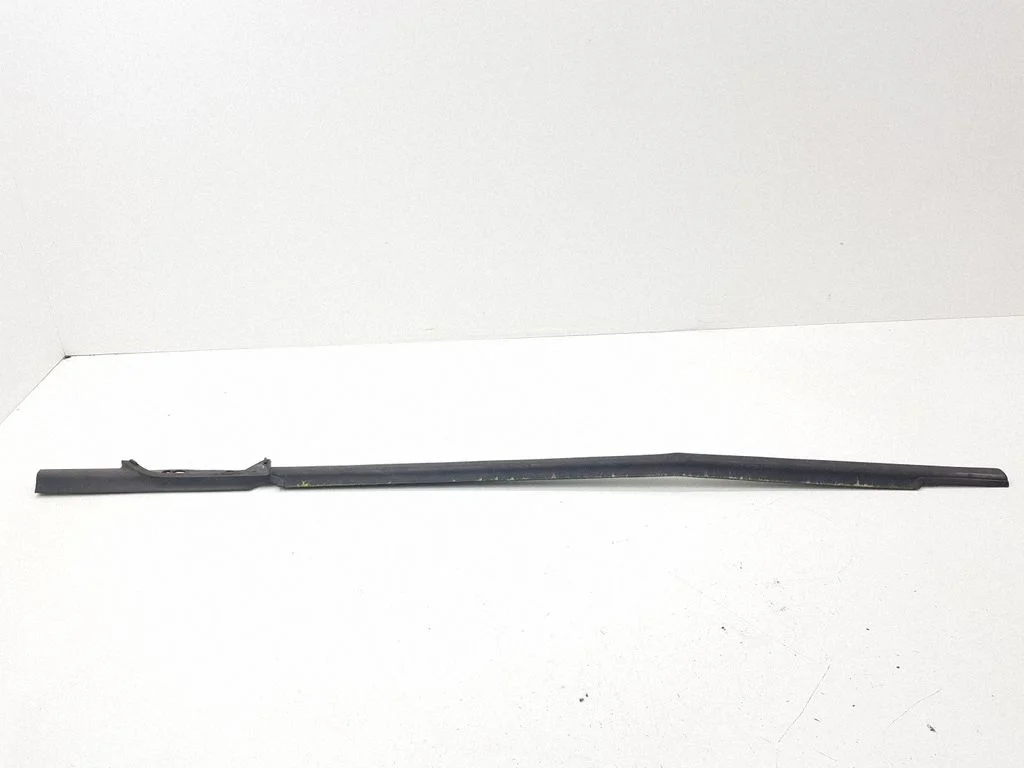 Front door glass trim molding – right