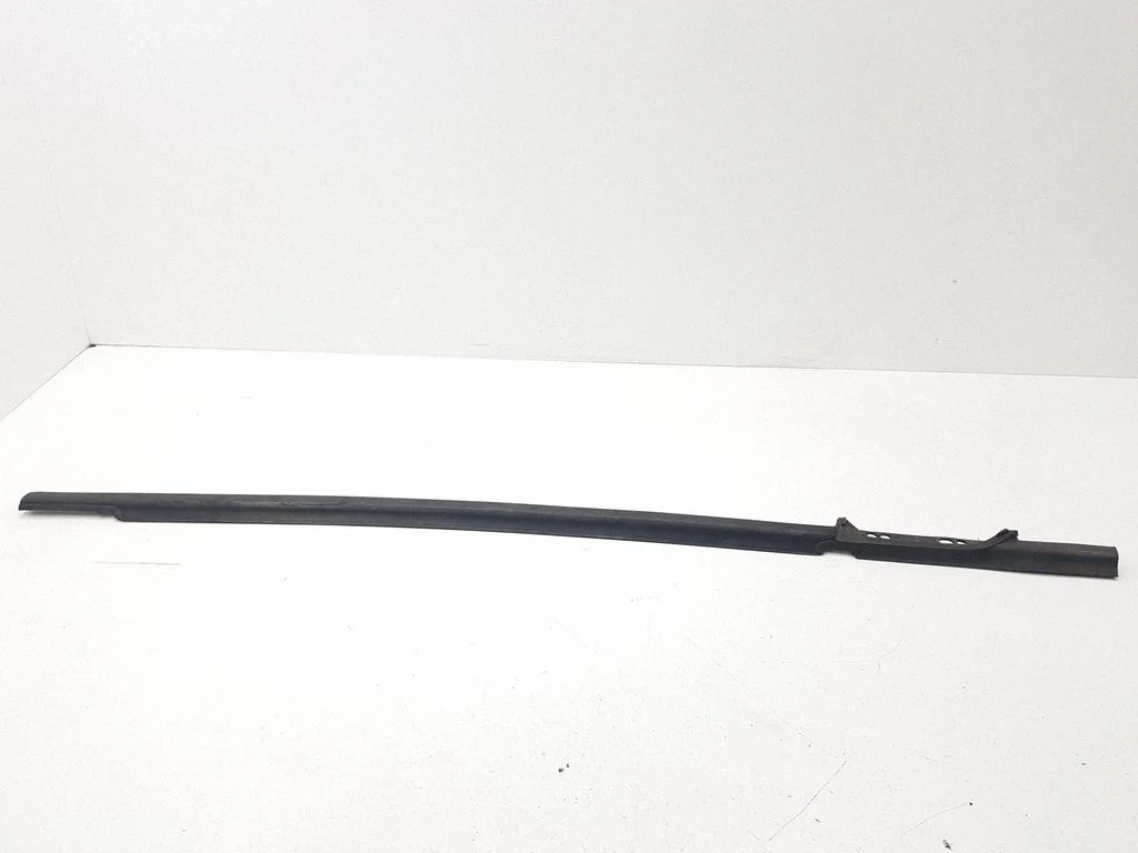 Front door glass trim molding – left
